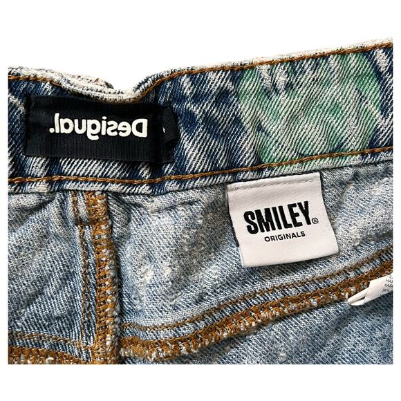 Desigual Smiley Denim Jean Shorts Womens 16 US 44 EU Distressed Grunge Skater - Picture 2 of 7